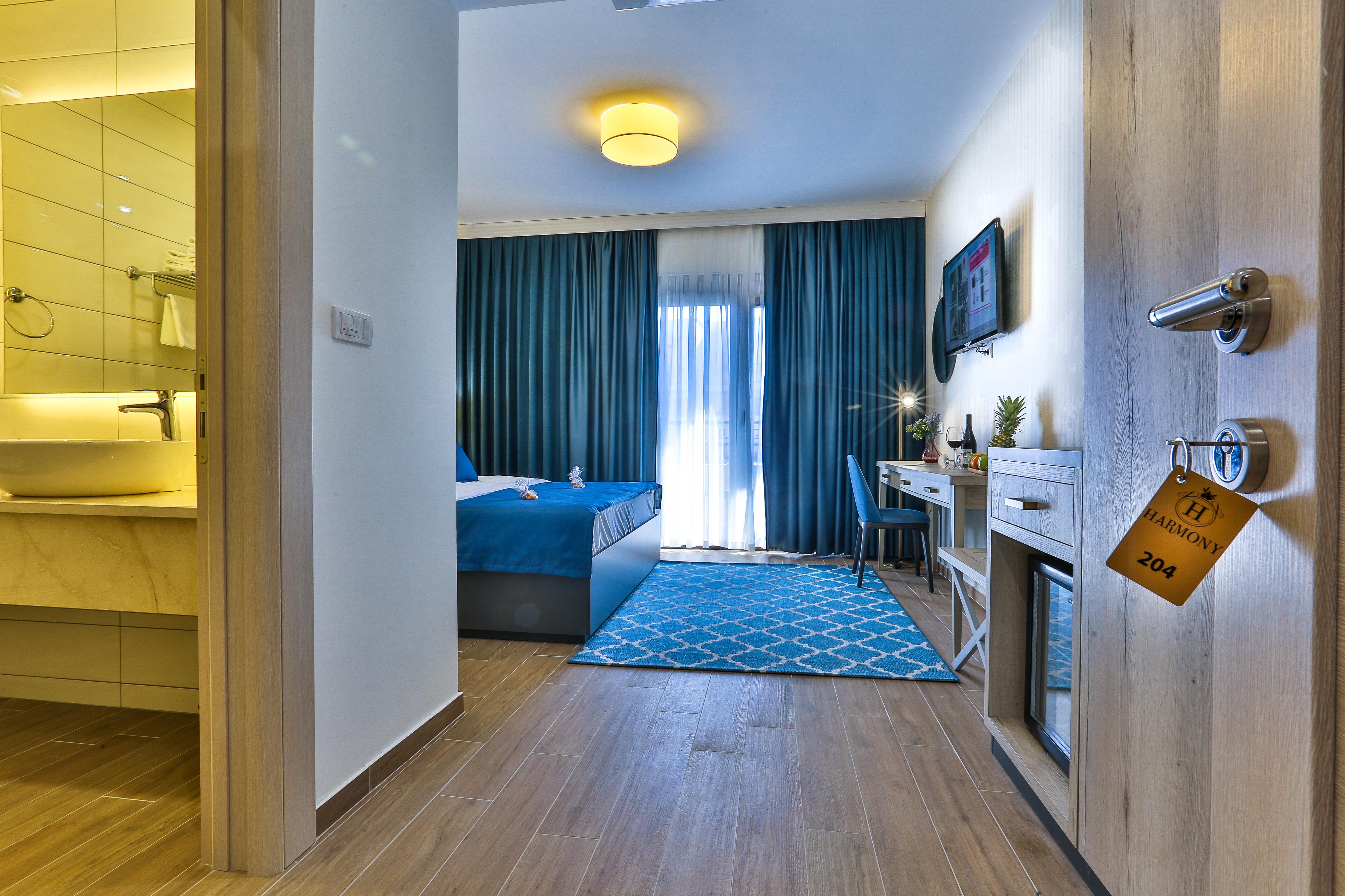 Hotel Harmony By Aycon Petrovac エクステリア 写真