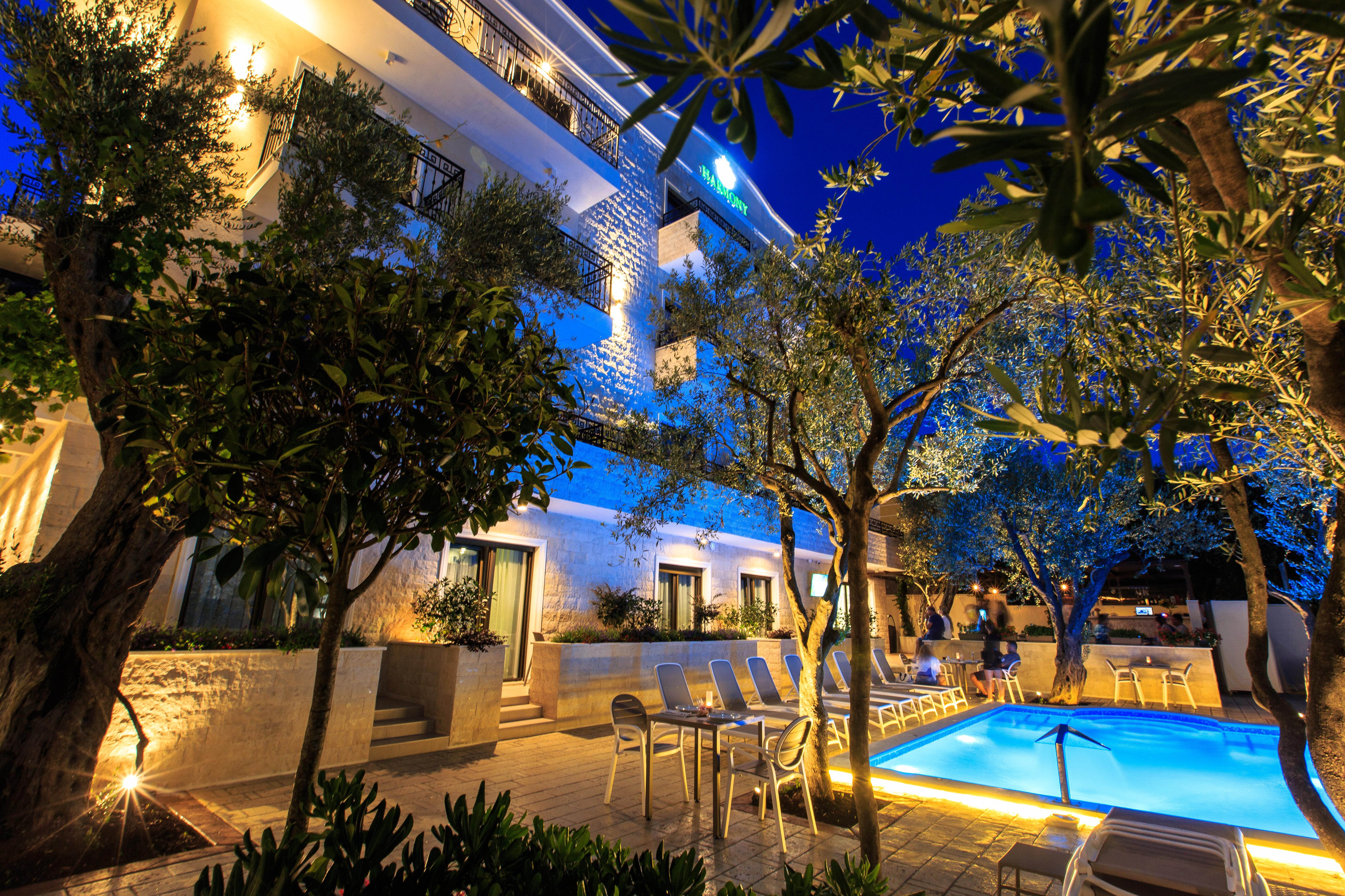 Hotel Harmony By Aycon Petrovac エクステリア 写真